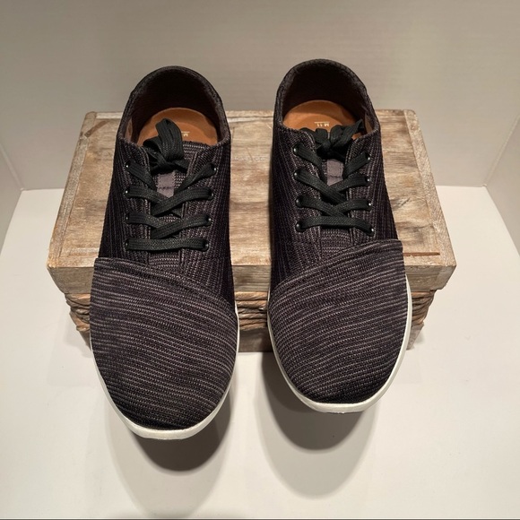 TOMS men’s shoes with laces - Picture 6 of 16